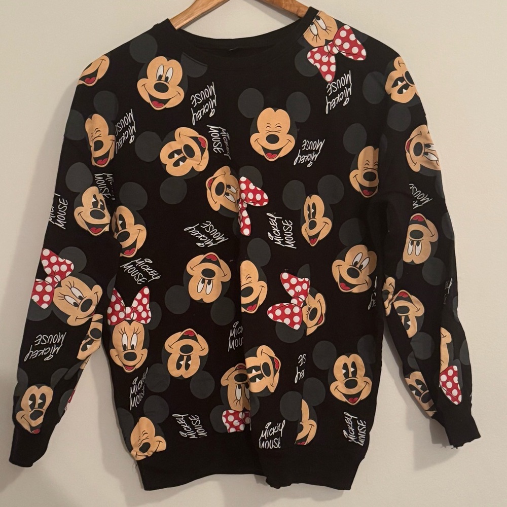 Adult size sweatshirt , very cute and comfortable small size